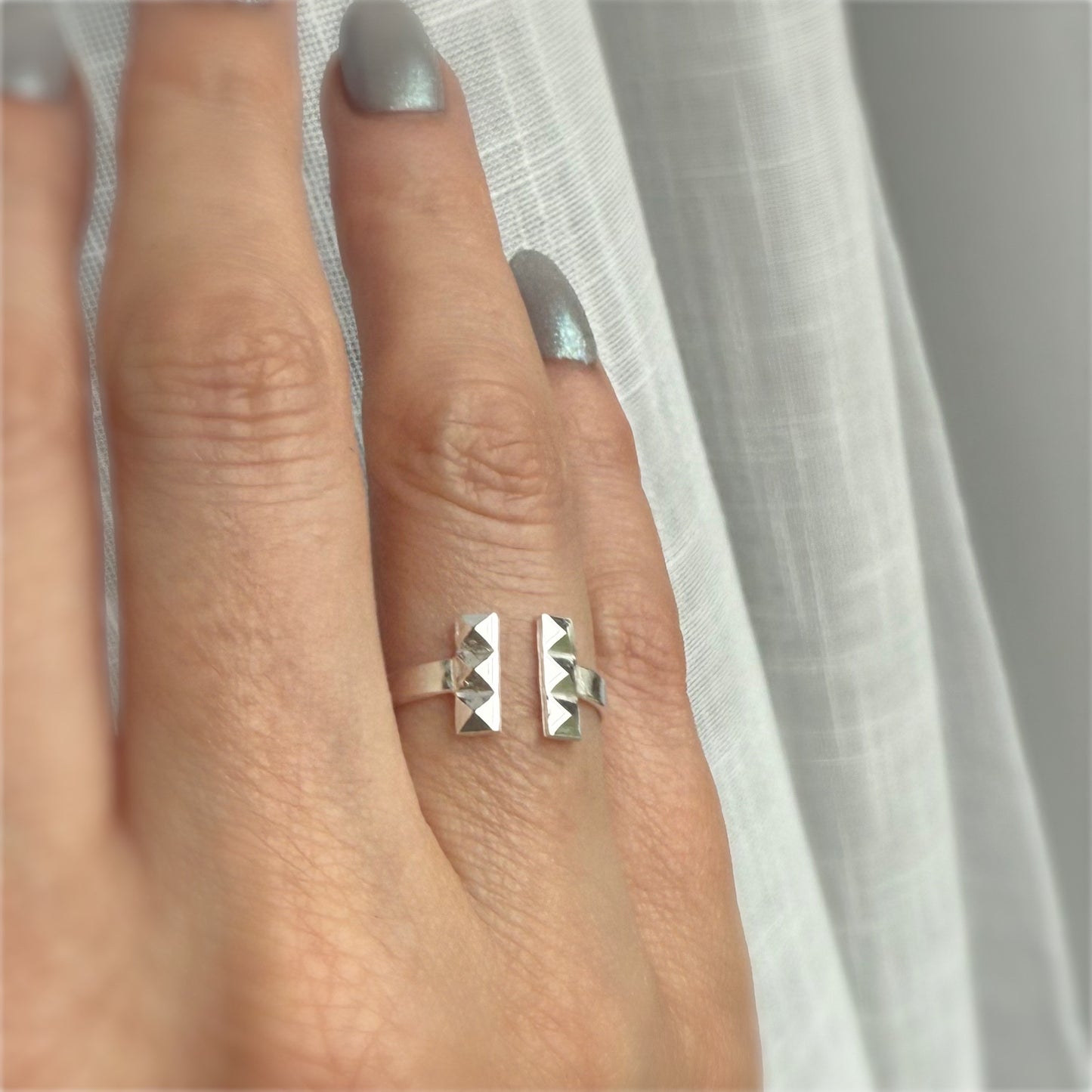 Nile T Bar Ring