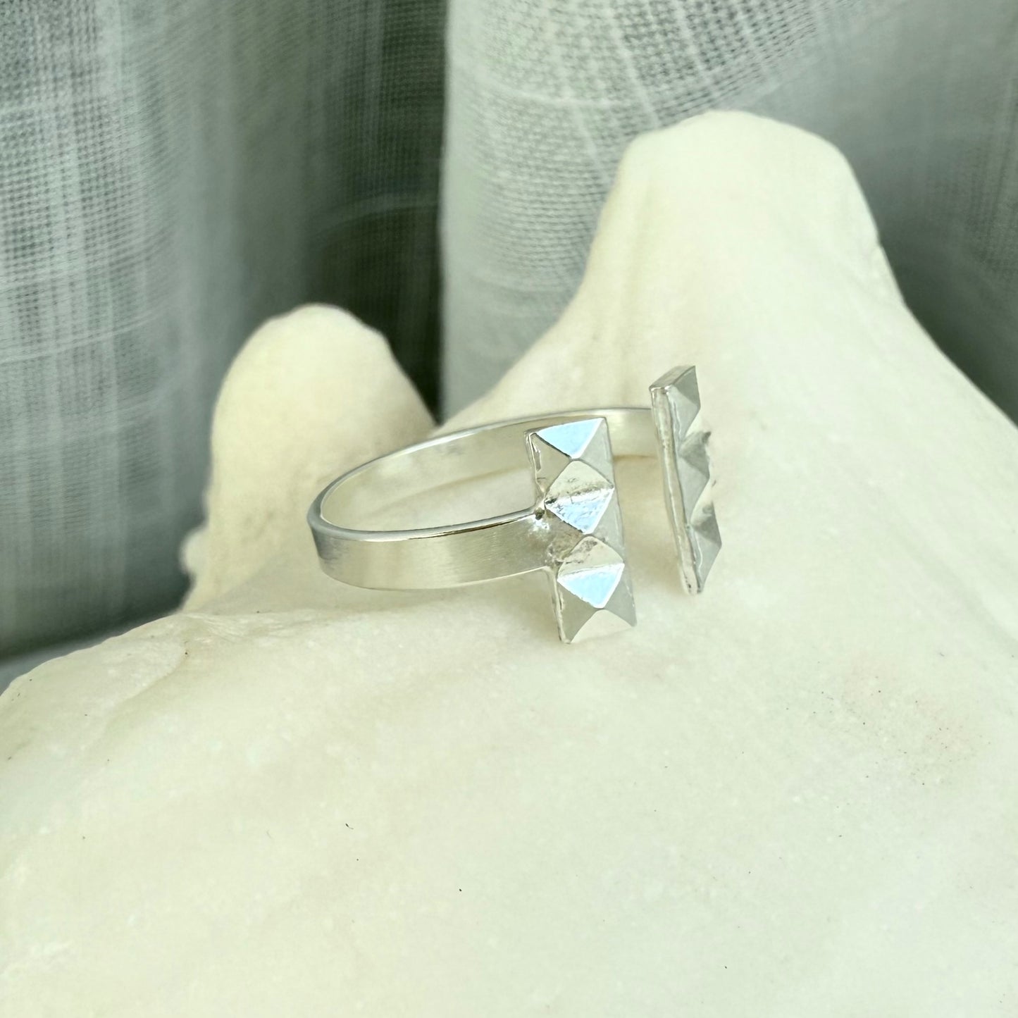Nile T Bar Ring